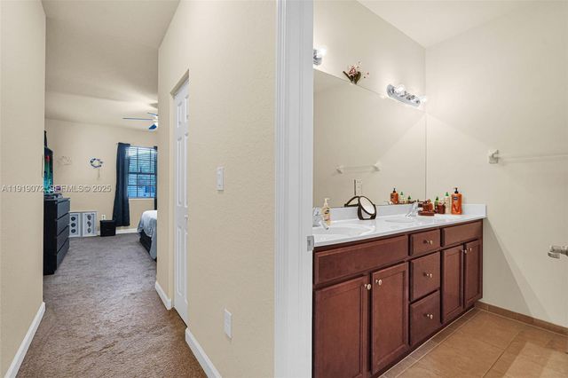 9213 SW 170th Ave, Miami, FL 33196