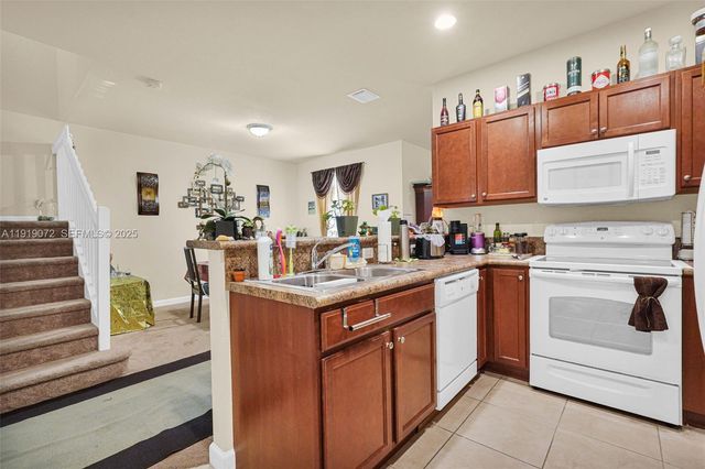 9213 SW 170th Ave, Miami, FL 33196