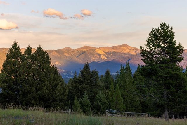 35 Northfork Road, Big Sky, MT 59716