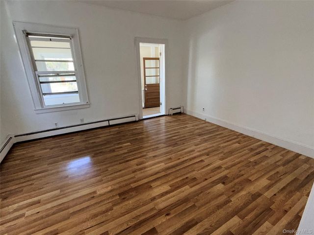 4 Davis Avenue, Port Washington, NY 11050