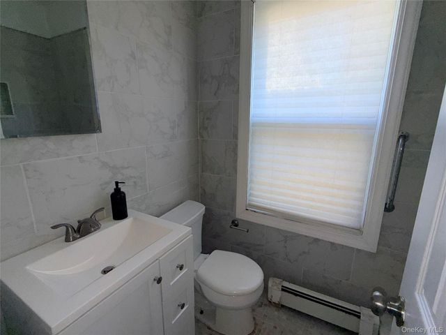 4 Davis Avenue, Port Washington, NY 11050