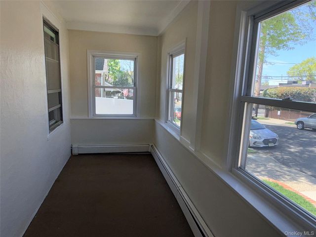 4 Davis Avenue, Port Washington, NY 11050