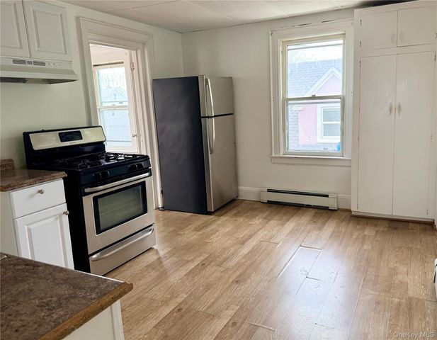 4 Davis Avenue, Port Washington, NY 11050