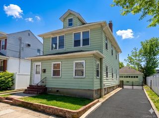 4 Davis Avenue, Port Washington, NY 11050