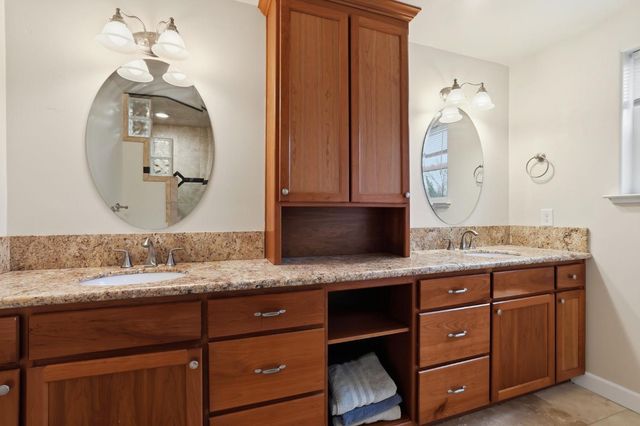 17843 Lake Forest Dr, Penn Valley, CA 95946