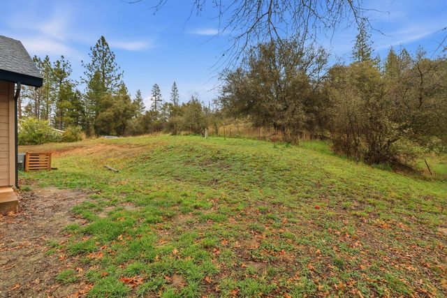 17843 Lake Forest Dr, Penn Valley, CA 95946