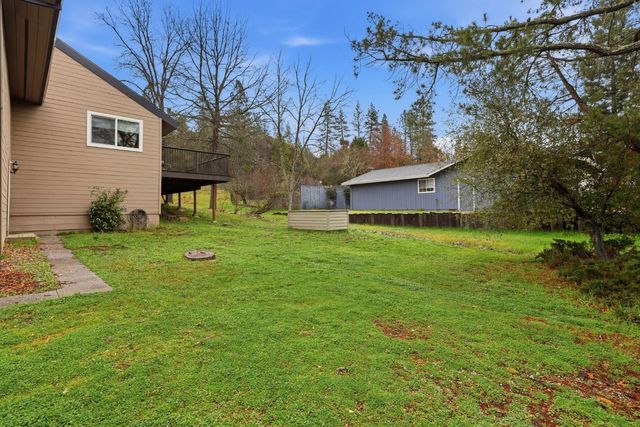 17843 Lake Forest Dr, Penn Valley, CA 95946