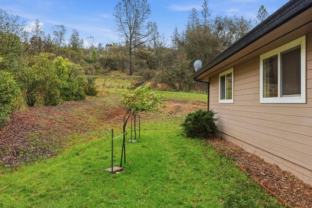 17843 Lake Forest Dr, Penn Valley, CA 95946