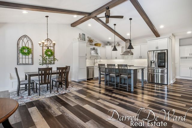 885 S Center Park Drive SW, Byron Center, MI 49315