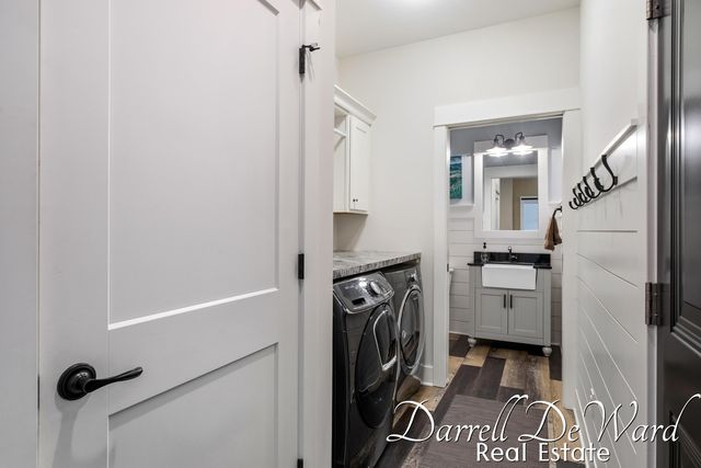 885 S Center Park Drive SW, Byron Center, MI 49315
