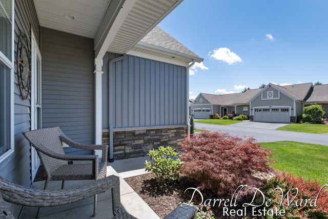885 S Center Park Drive SW, Byron Center, MI 49315