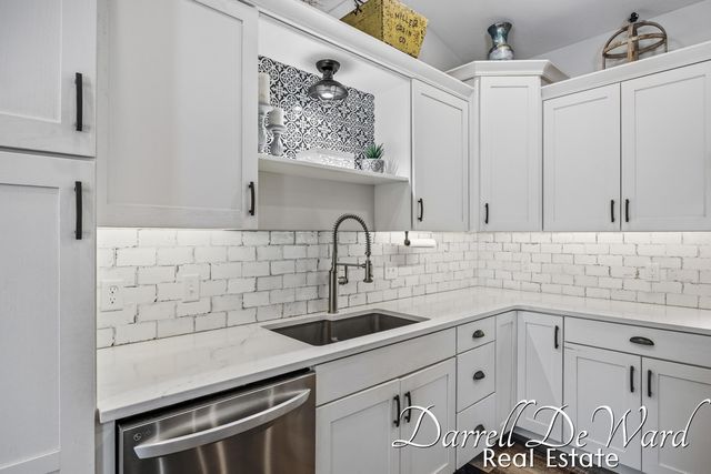885 S Center Park Drive SW, Byron Center, MI 49315