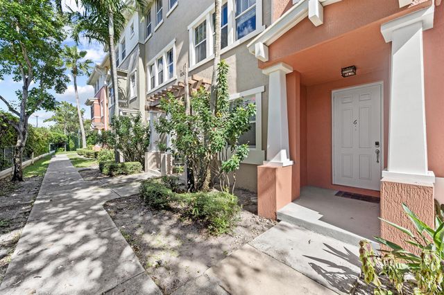 500 Pacific Grove Drive 6, West Palm Beach, FL 33401