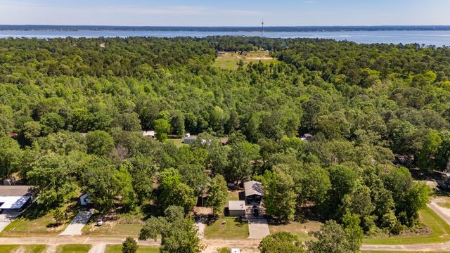 211 Acorn Drive, Point Blank, TX 77364