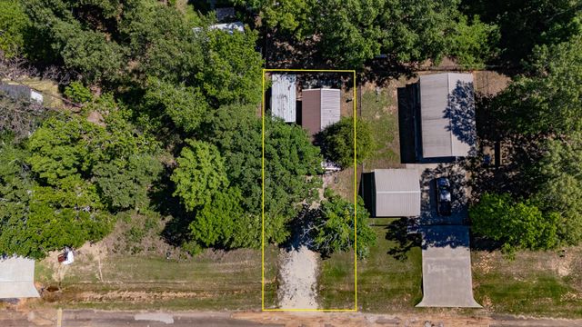 211 Acorn Drive, Point Blank, TX 77364
