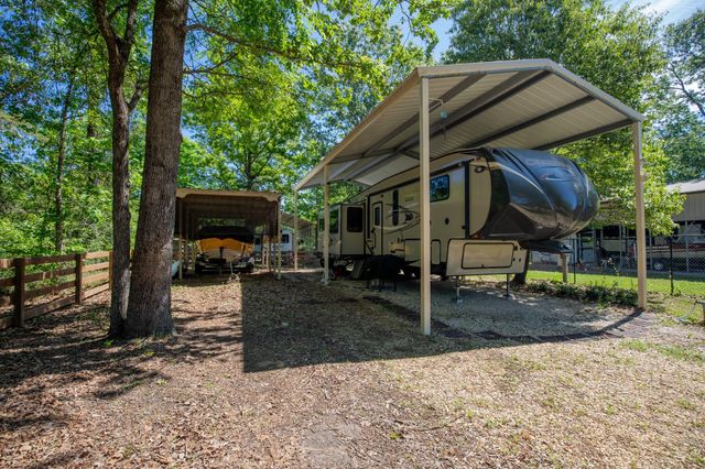 211 Acorn Drive, Point Blank, TX 77364