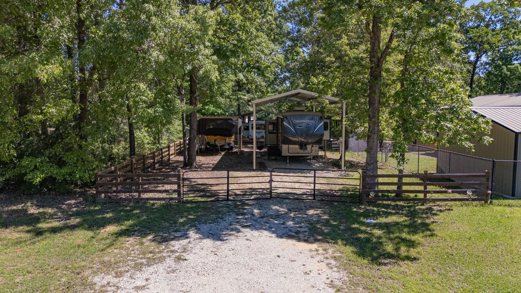 211 Acorn Drive, Point Blank, TX 77364