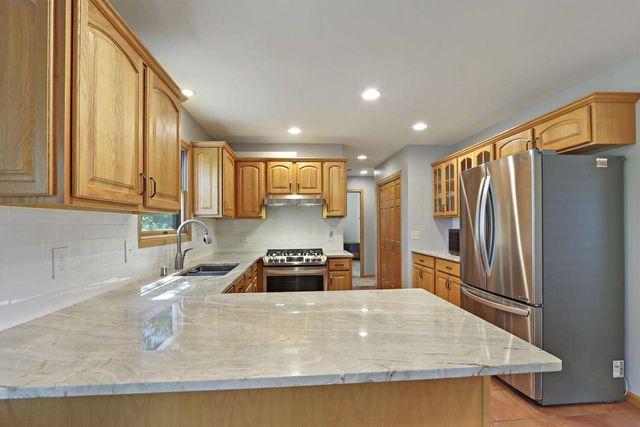 2739 Deer Creek DRIVE, Mount Pleasant, WI 53406