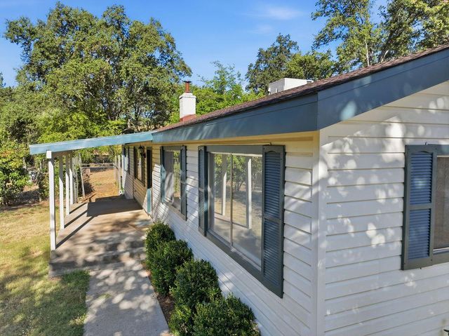 19664 Penn Valley Dr, Penn Valley, CA 95946