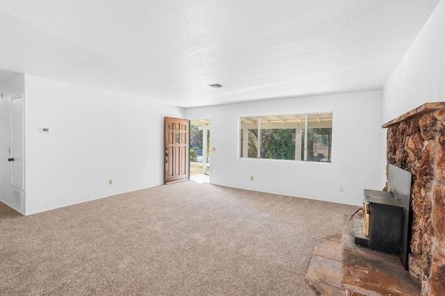 19664 Penn Valley Dr, Penn Valley, CA 95946