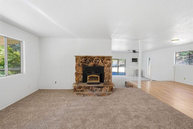 19664 Penn Valley Dr, Penn Valley, CA 95946