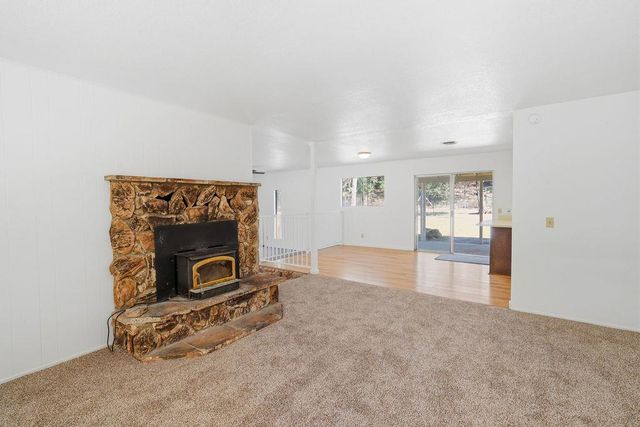 19664 Penn Valley Dr, Penn Valley, CA 95946