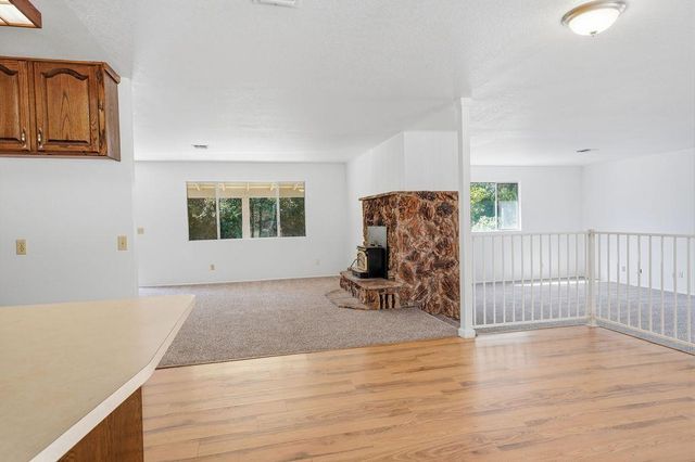 19664 Penn Valley Dr, Penn Valley, CA 95946
