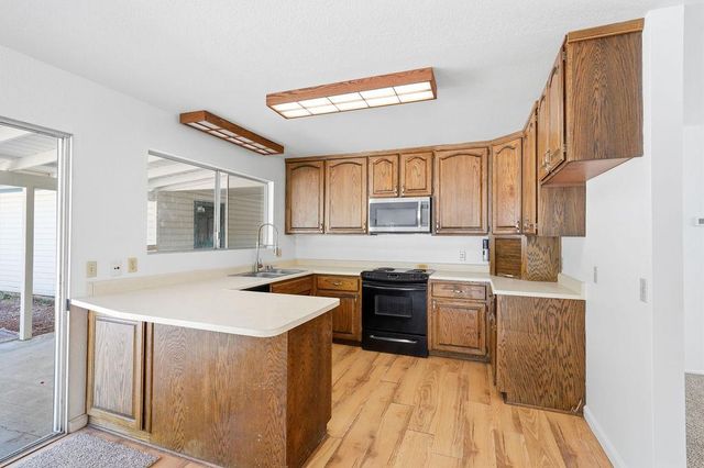 19664 Penn Valley Dr, Penn Valley, CA 95946