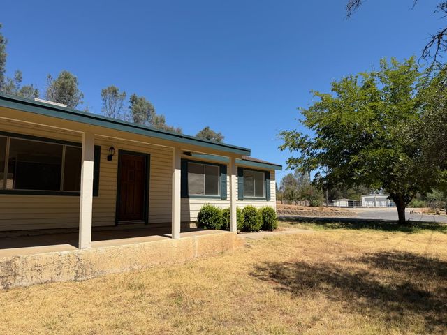 19664 Penn Valley Dr, Penn Valley, CA 95946