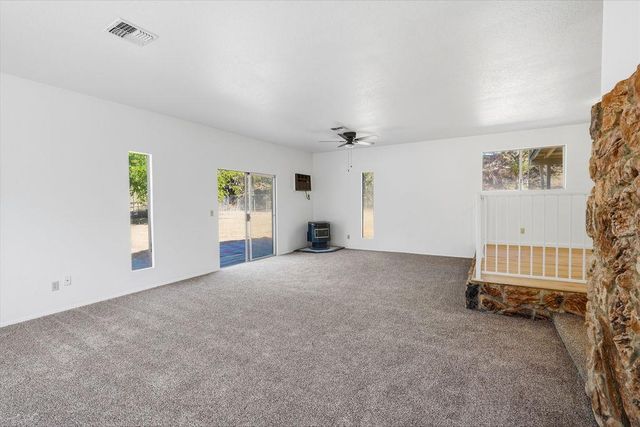 19664 Penn Valley Dr, Penn Valley, CA 95946