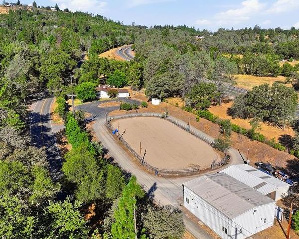 19664 Penn Valley Dr, Penn Valley, CA 95946