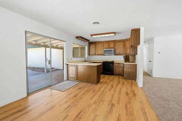 19664 Penn Valley Dr, Penn Valley, CA 95946