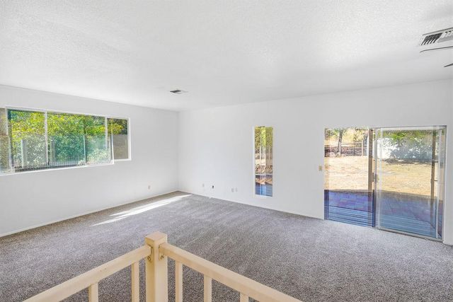 19664 Penn Valley Dr, Penn Valley, CA 95946