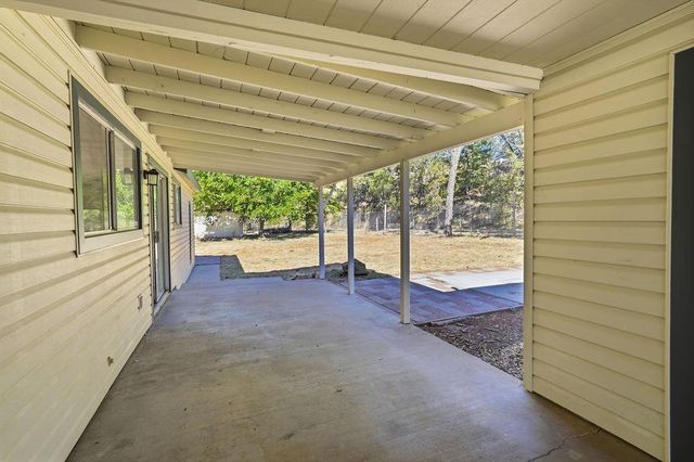 19664 Penn Valley Dr, Penn Valley, CA 95946