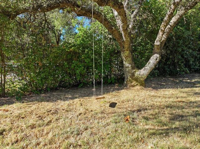 19664 Penn Valley Dr, Penn Valley, CA 95946