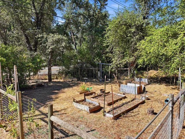 19664 Penn Valley Dr, Penn Valley, CA 95946