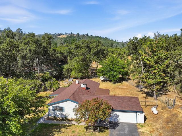 19664 Penn Valley Dr, Penn Valley, CA 95946