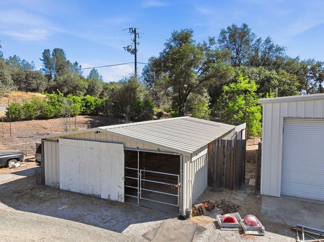 19664 Penn Valley Dr, Penn Valley, CA 95946