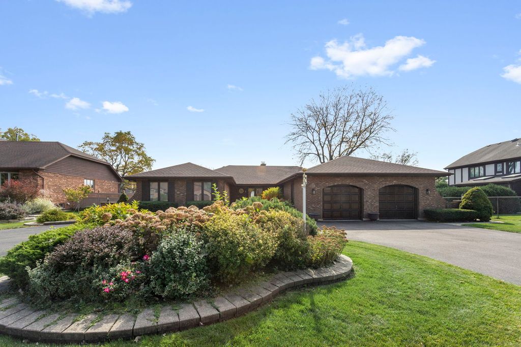 22W507 John Court, Medinah, IL 60157 — photo 2