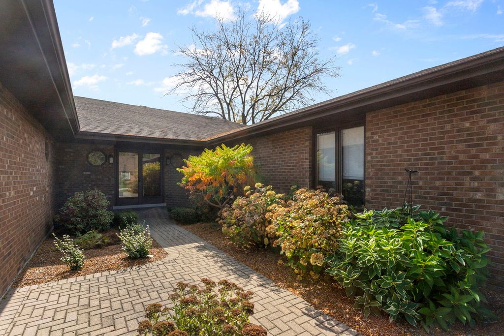 22W507 John Court, Medinah, IL 60157 — photo 4