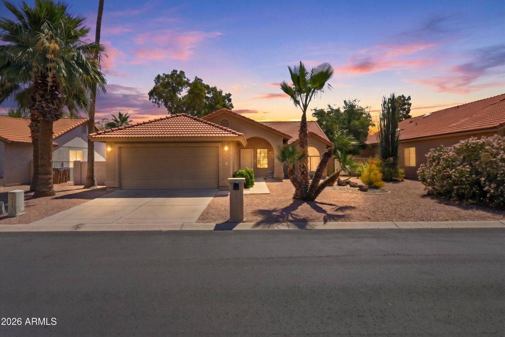 25625 S FLAME TREE Drive, Sun Lakes, AZ 85248