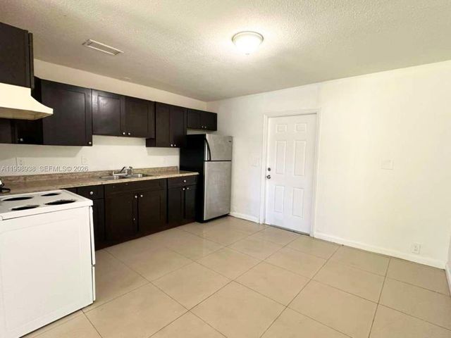 623 NW 3rd Ave 1, Fort Lauderdale, FL 33311