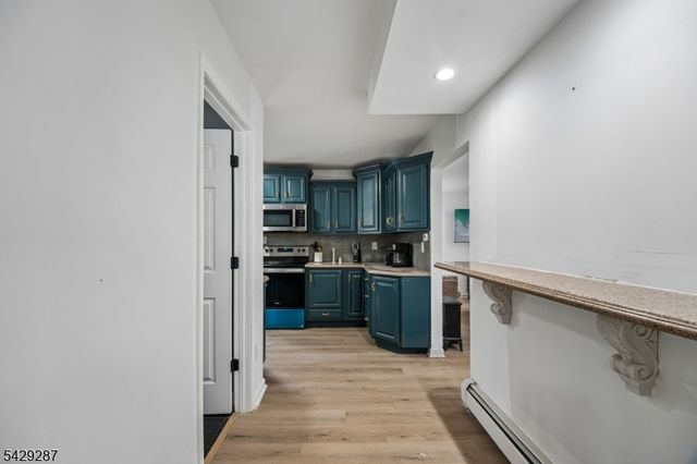 181 Orben Dr, Mount Arlington Boro, NJ 07850
