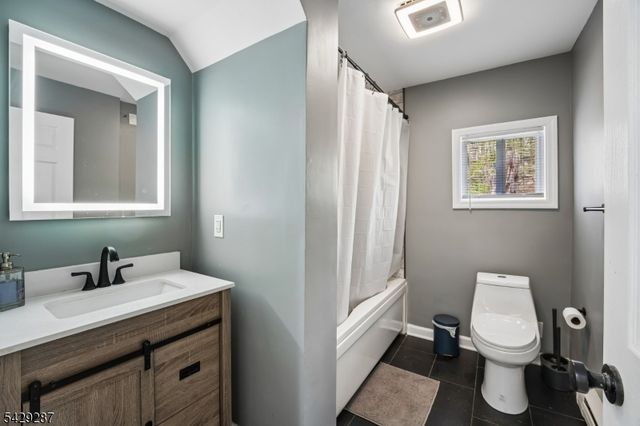181 Orben Dr, Mount Arlington Boro, NJ 07850