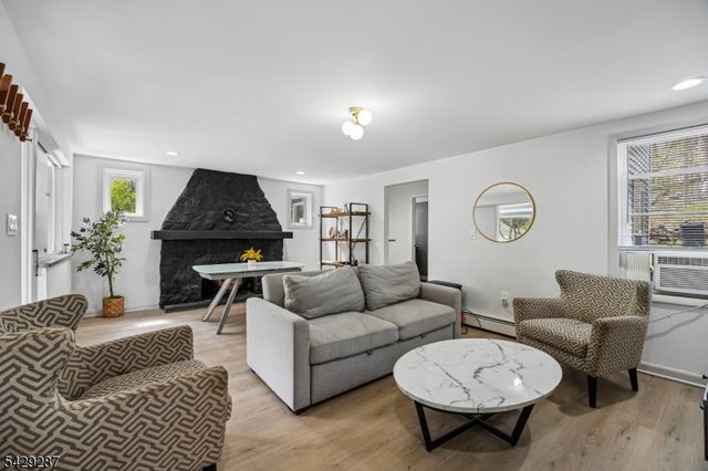 181 Orben Dr, Mount Arlington Boro, NJ 07850
