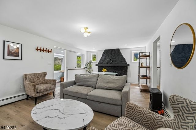181 Orben Dr, Mount Arlington Boro, NJ 07850