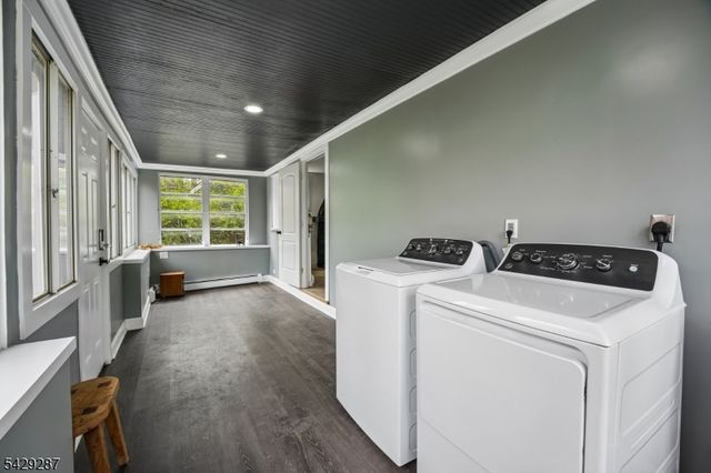 181 Orben Dr, Mount Arlington Boro, NJ 07850