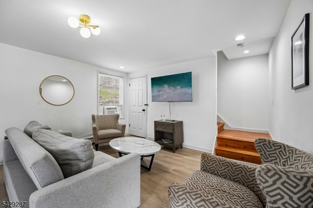 181 Orben Dr, Mount Arlington Boro, NJ 07850