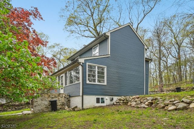 181 Orben Dr, Mount Arlington Boro, NJ 07850