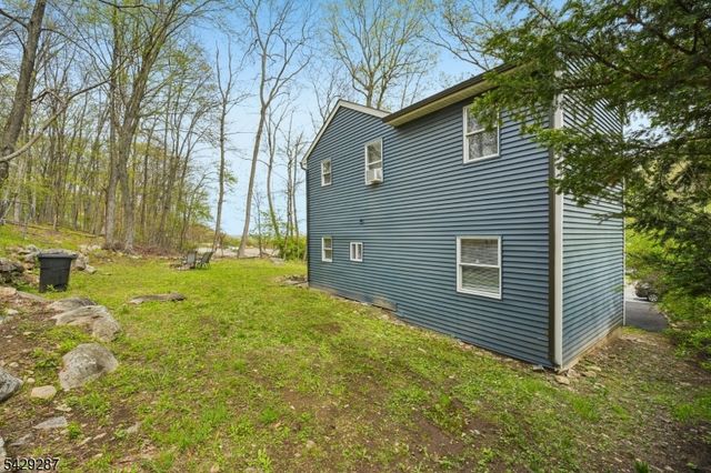 181 Orben Dr, Mount Arlington Boro, NJ 07850